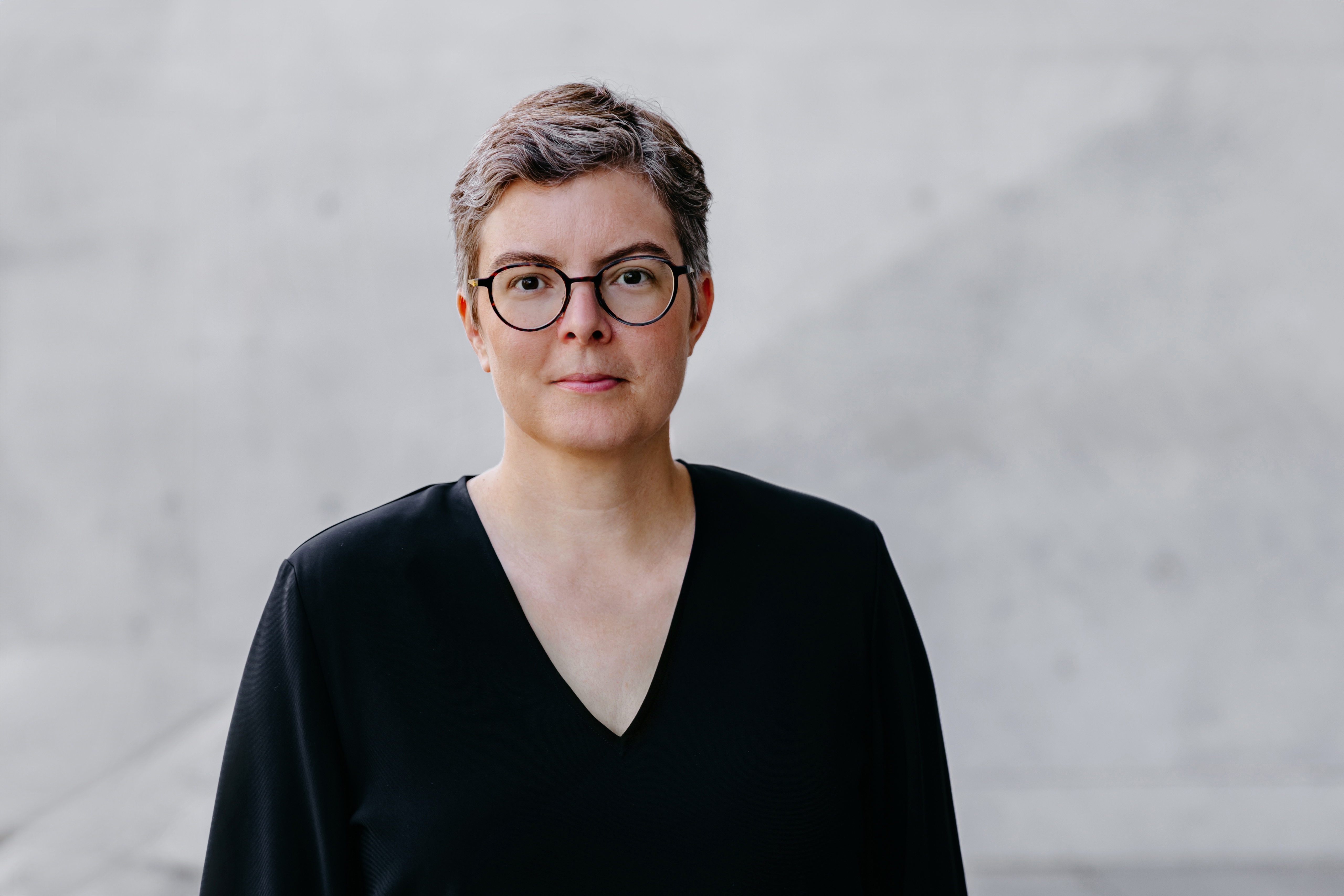 Prof Lydia Grün Querformat (c) Raumfotografin Barbara Meyer-Selinger.jpg